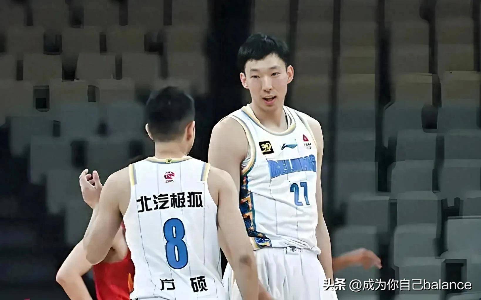 北京男篮对阵大连队，全队备战意志坚定(北京男篮对阵大连队,全队备战意志坚定不移)